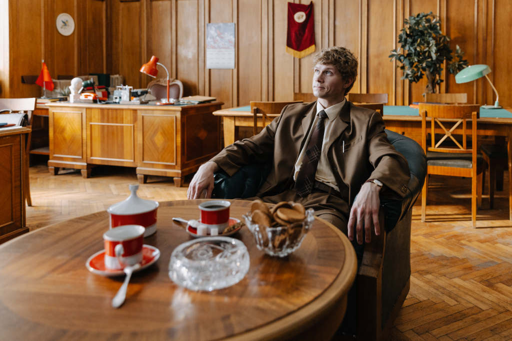 кофе и печенье в сериале время счастливых